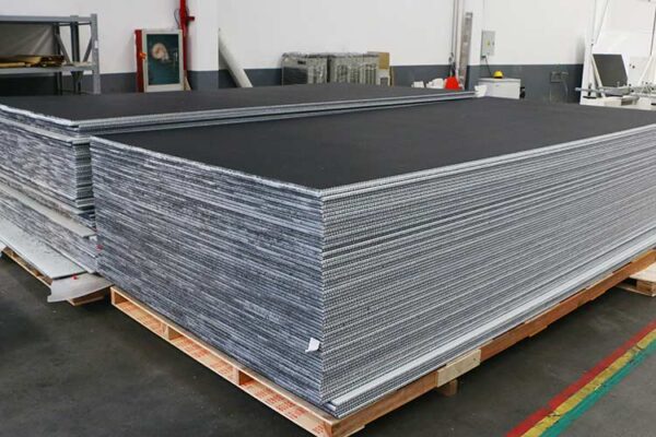 Anti-slip Polypropylene Honeycomb Panels for Cargo Truck Floors - Image 3