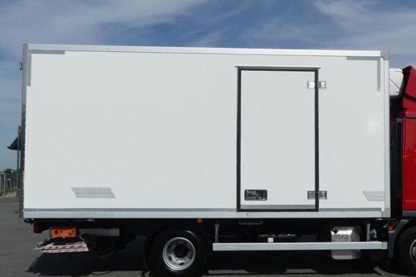 4.2m Reefer Van Truck Body Innovative Rear and Side Door Refrigerated Truck Body - Image 3